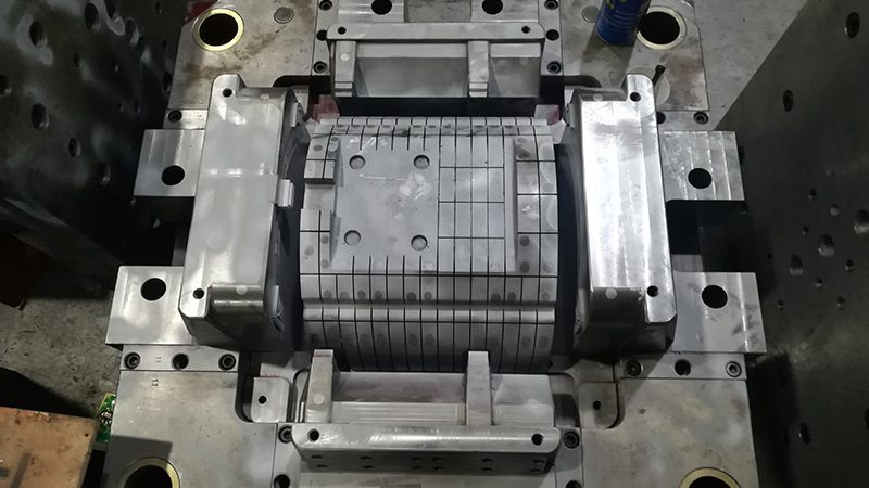 拉伸模具设计要点与常见问题解析