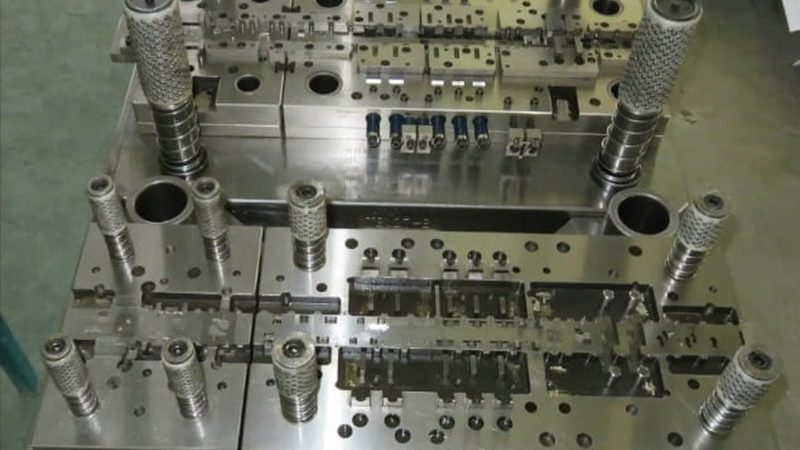 拉伸模具安装上下模对位误差的排查与预防